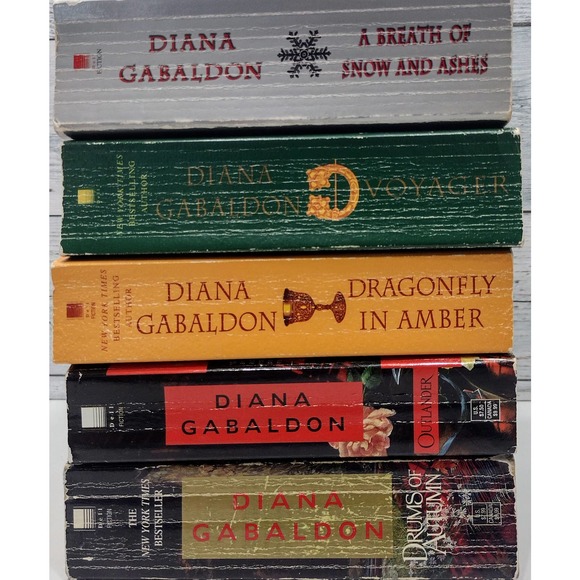 Diana Gabaldon 5 Book Set Snow Ashes/Voyager/DragonFly/Outlander/Drum Retail $81 - Picture 3 of 9